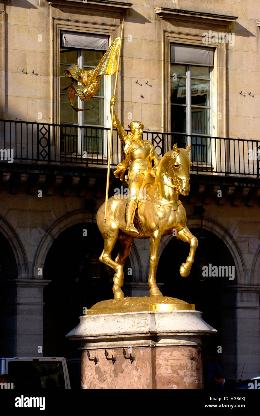 Jeanne d'Arc, place des Pyramides Paris Banque D'Images