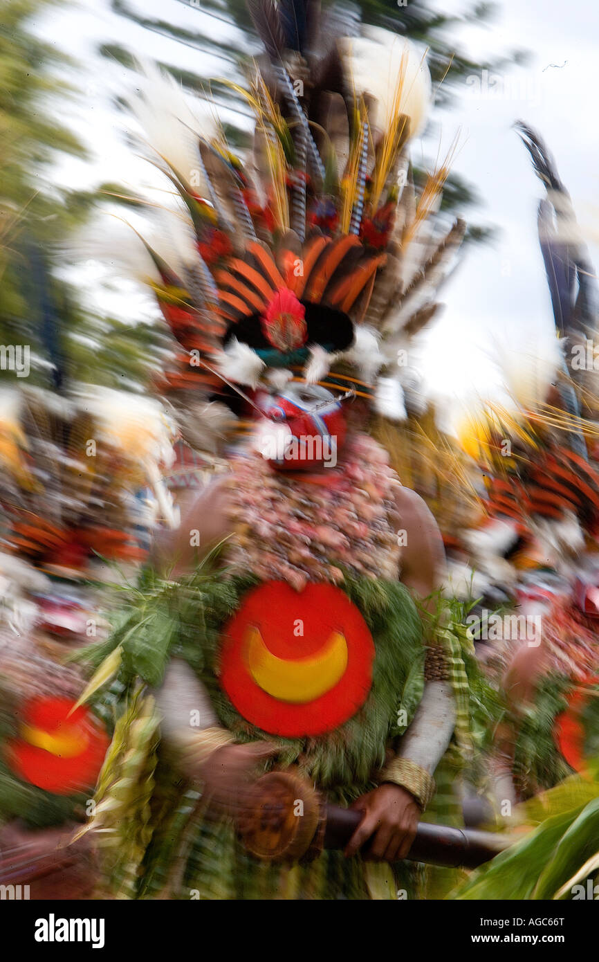 La danse tribale à Sing Sing annuel, la Papouasie-Nouvelle-Guinée Banque D'Images