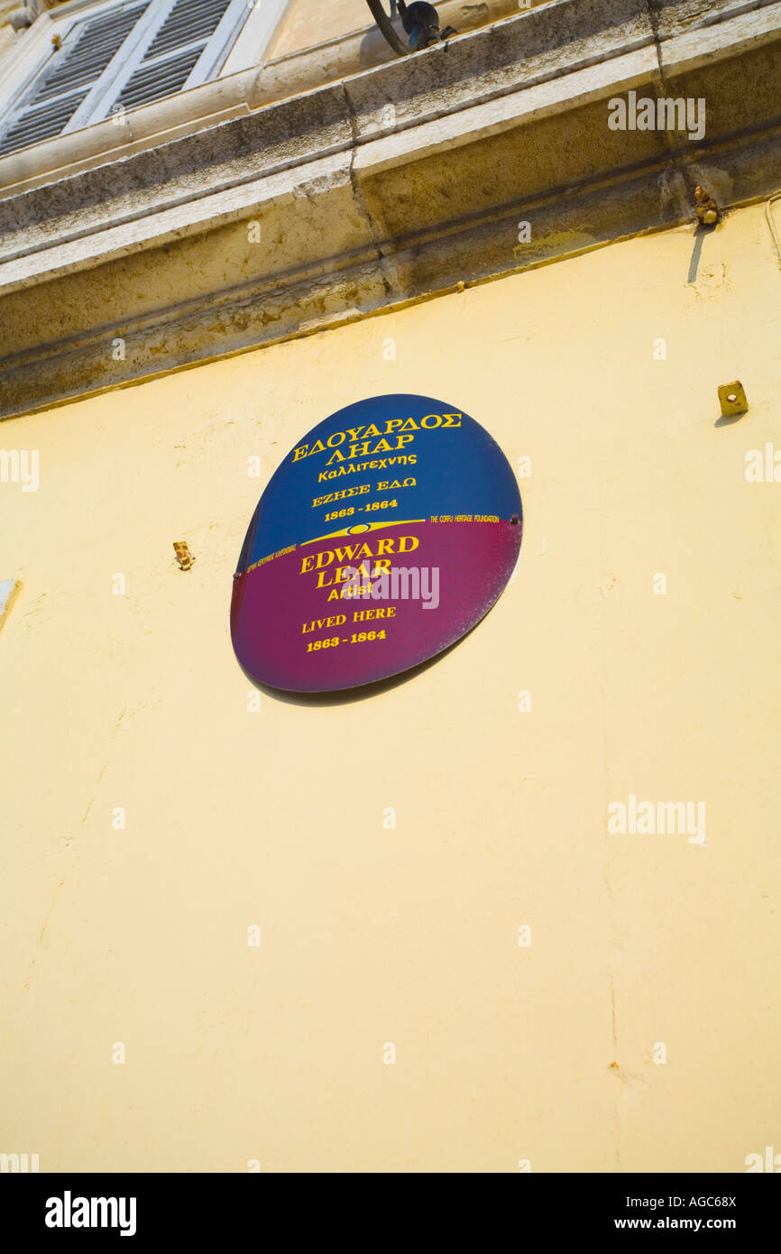 Plaque sur le mur de Corfou maison dans laquelle l'artiste Edward Lear a vécu de 1863-1864 Banque D'Images