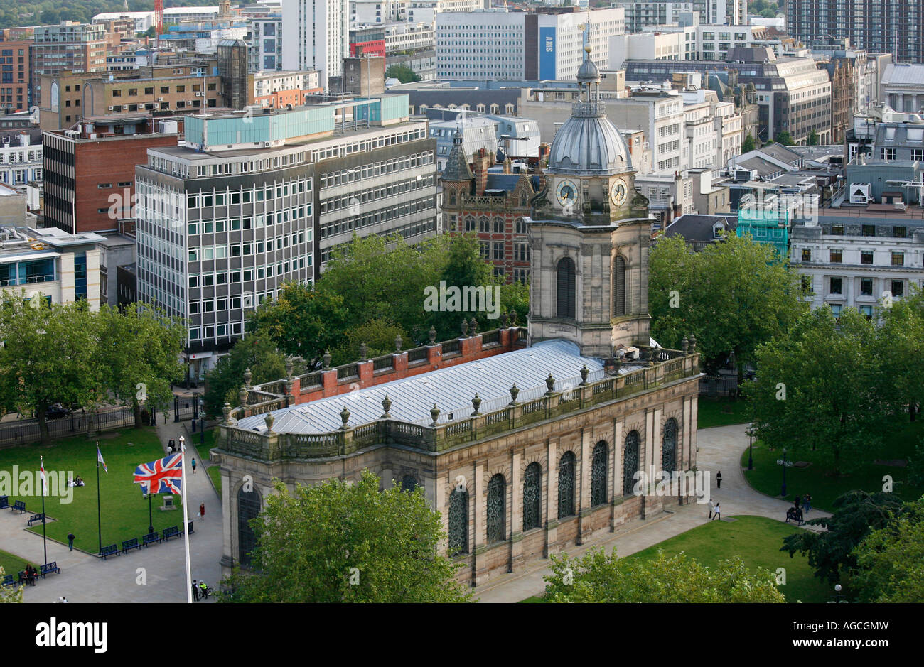 Cathédrale St Philips dans le centre de Birmingham, UK les immeubles de bureaux dans la ville Aerial Banque D'Images