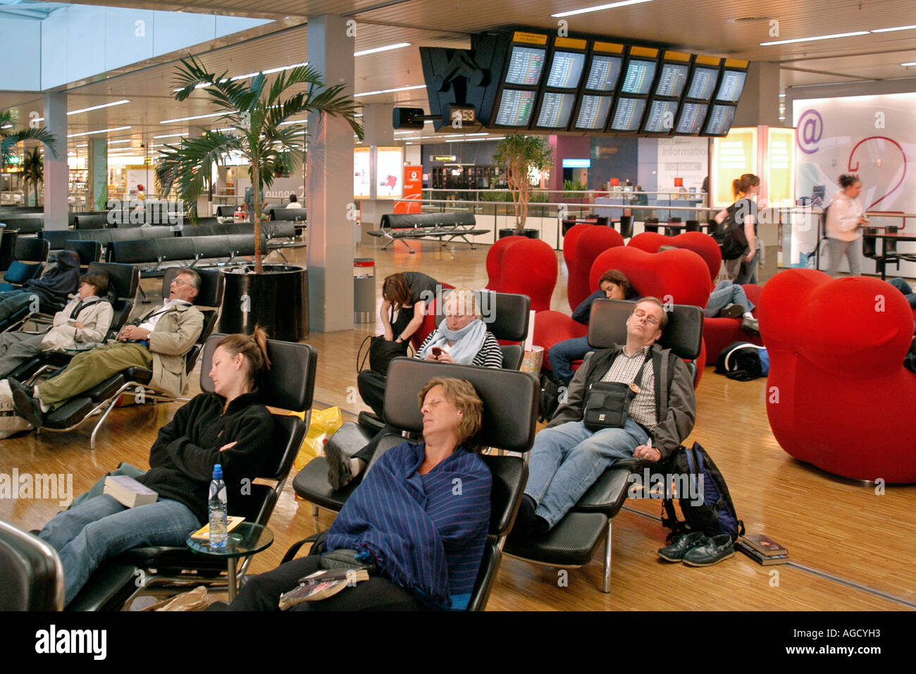 Zone d'attente de l'aéroport de Schipol Amsterdam Pays-Bas Banque D'Images