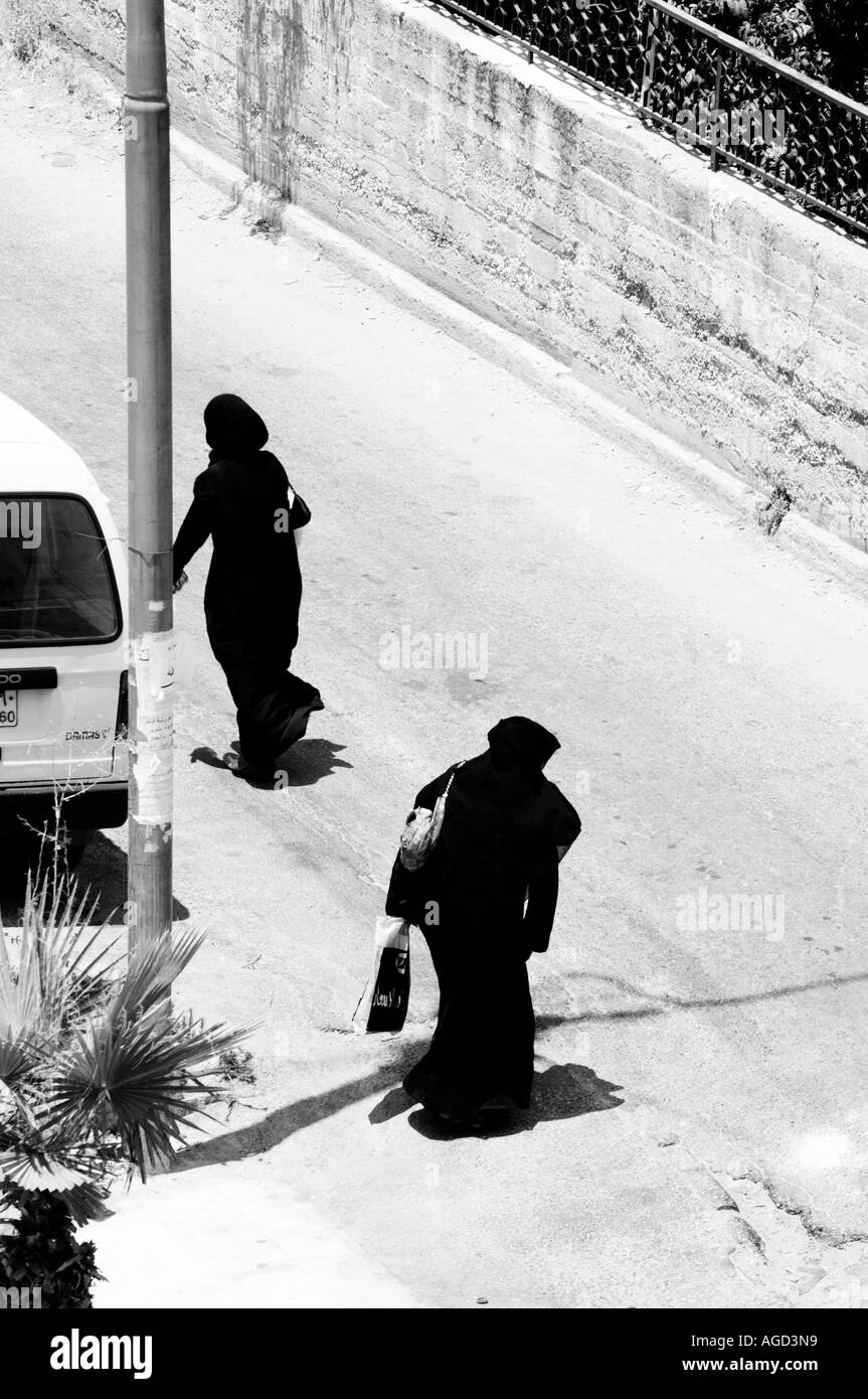 Paire de femmes en robe traditionnelle Islmaic à Amman, Jordanie Banque D'Images