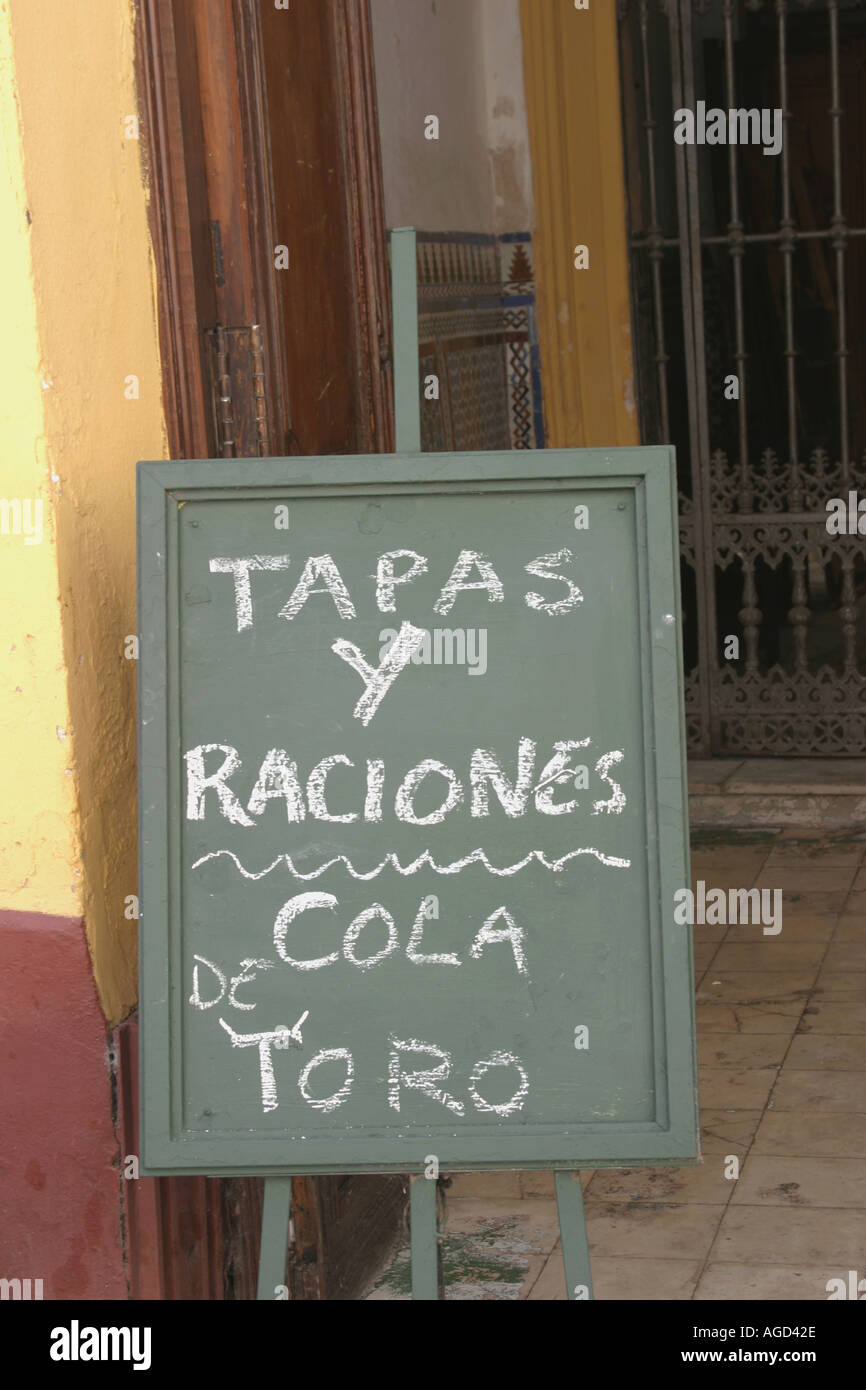 Espagne Bull s Queue sur menu en restaurant à Séville Banque D'Images