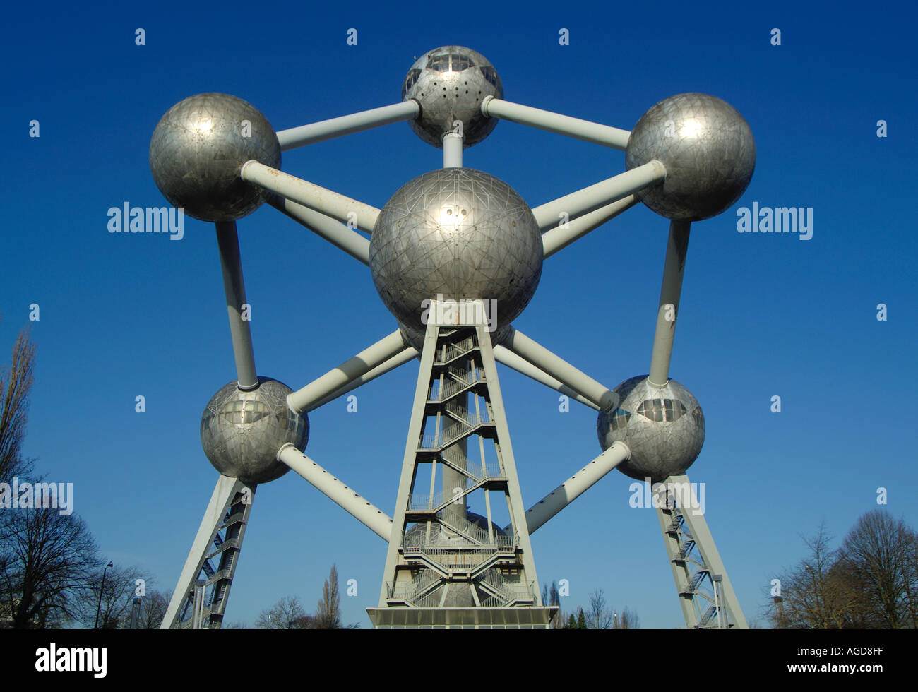 L'acier et l'aluminium dans le parc du Heysel Atomium Bruxelles Belgique Europe EU Banque D'Images