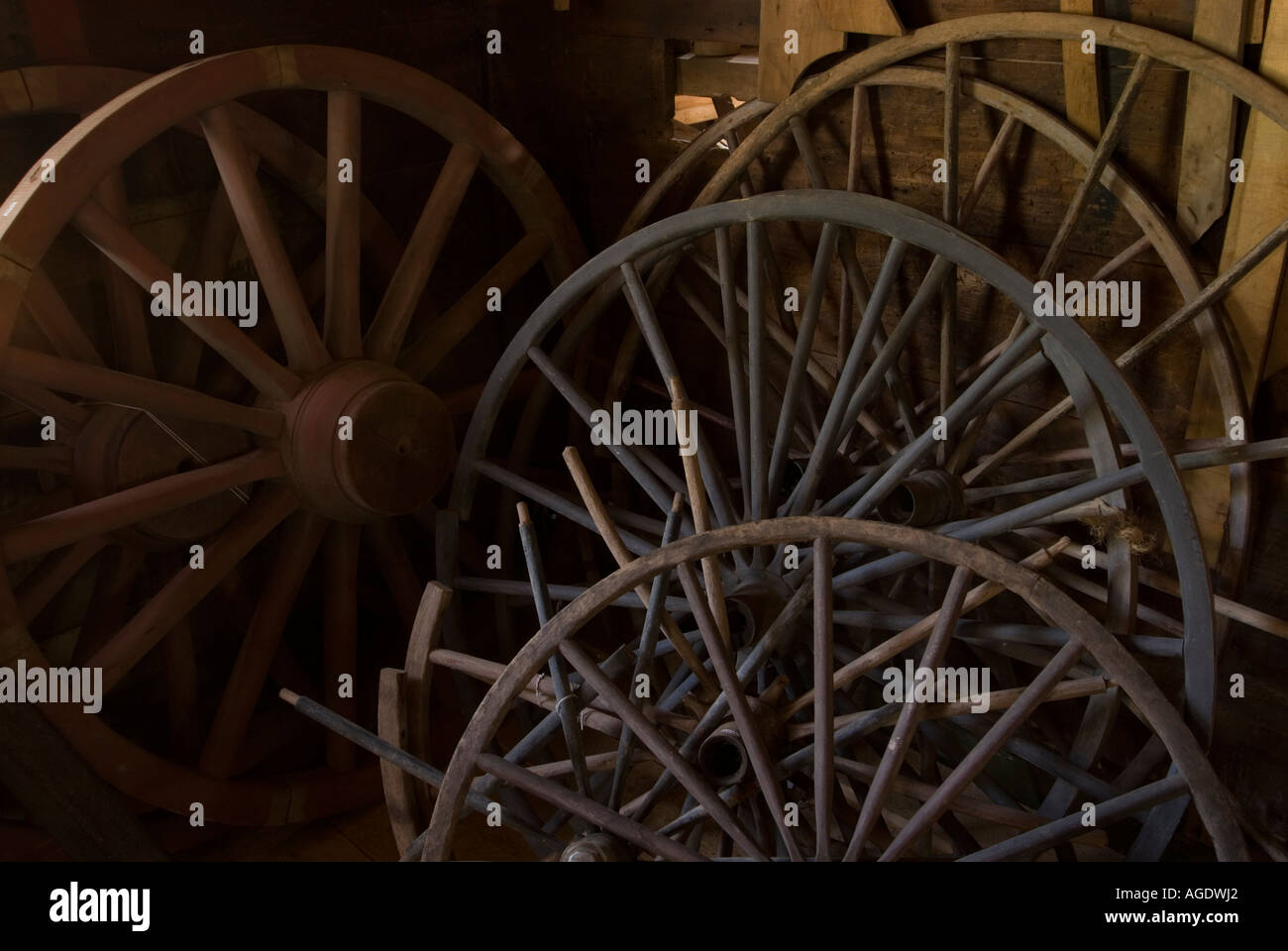 Image de l'ancien wagon wheels à New Brunswick Canada Carriage house Banque D'Images