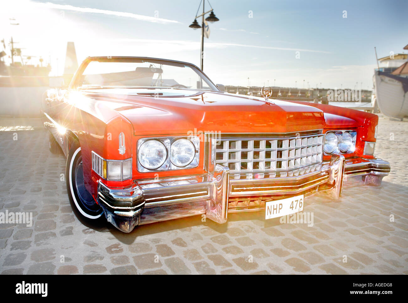 Vue avant de Cadillac Eldorado 1973 fabriqué 175kW moteur essence licence suédoise de Göteborg Suède 2006 plaque Banque D'Images