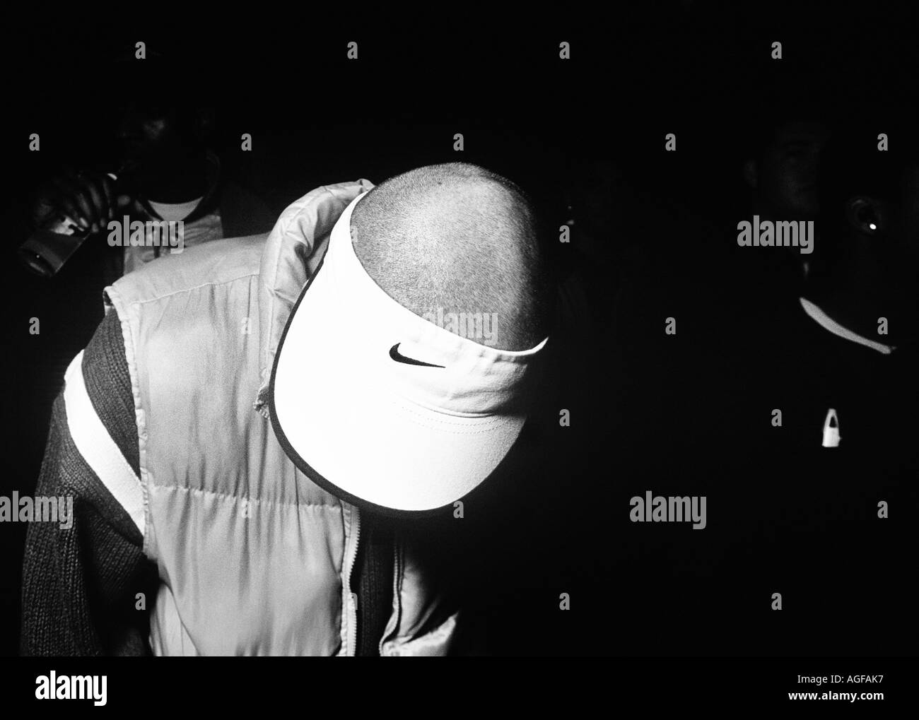 Guy dans la visière à Forward Plastic People London 2003 Banque D'Images