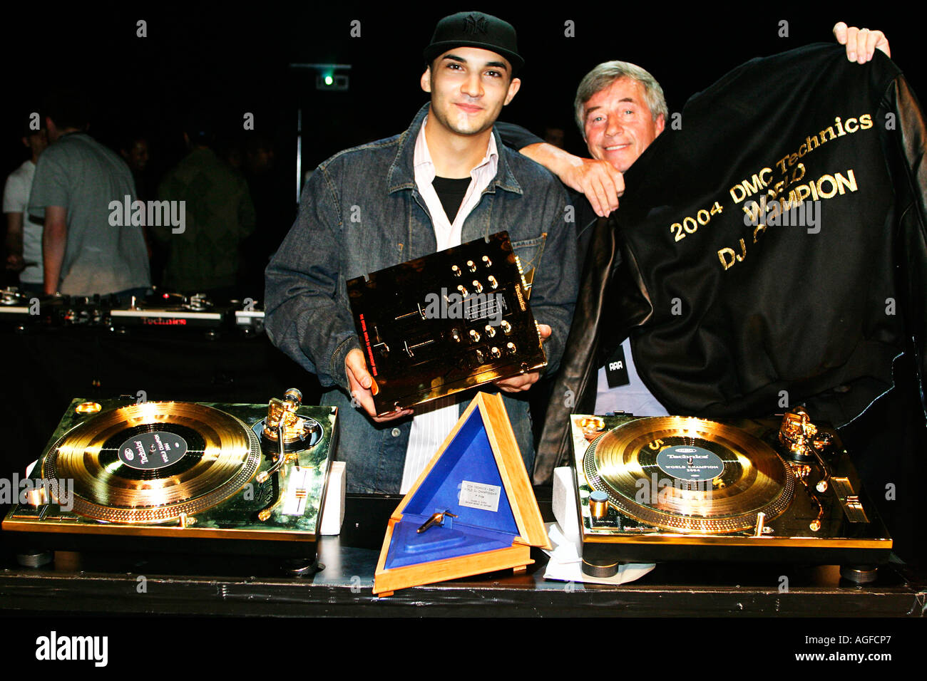 J'émerge de l'USA vainqueur du championnat du monde de DJ DMC Technics au Hammersmith Apollo Banque D'Images