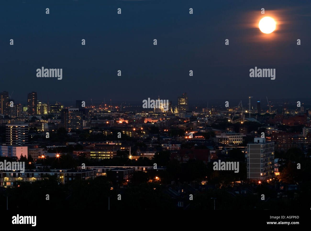 Londres cityscape at night de la colline du Parlement. Hampstead Heath, Londres, Angleterre Banque D'Images