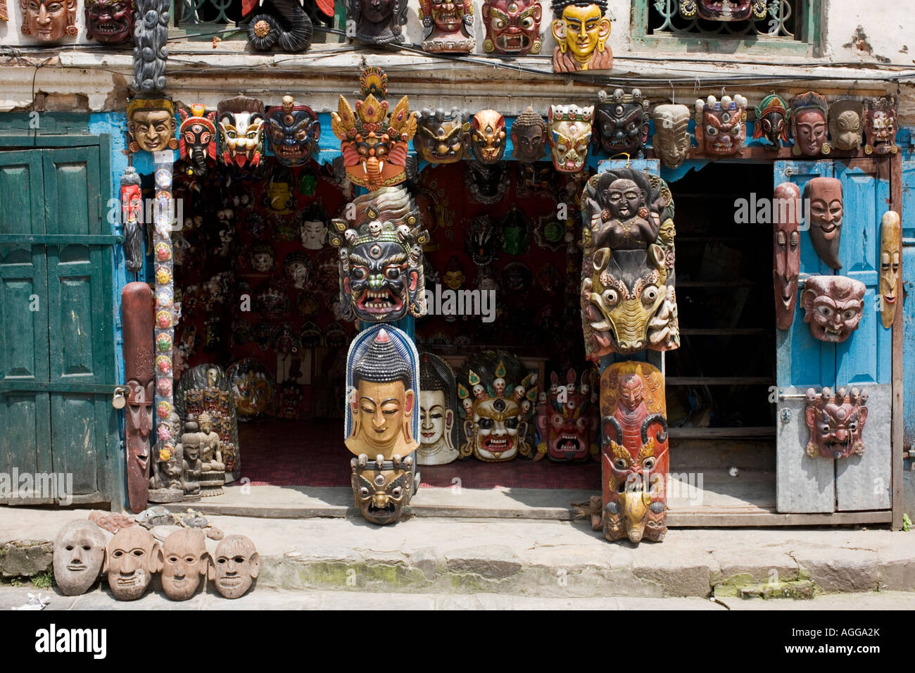 Boutique masque coloré. Katmandou, Népal Banque D'Images