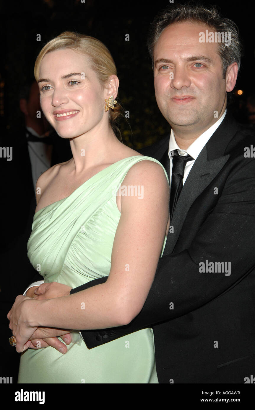 L'actrice Kate Winslet et Sam Mendes, à la 2007 Vanity Fair Oscar Party à Morton's Steakhouse de Los Angeles Banque D'Images