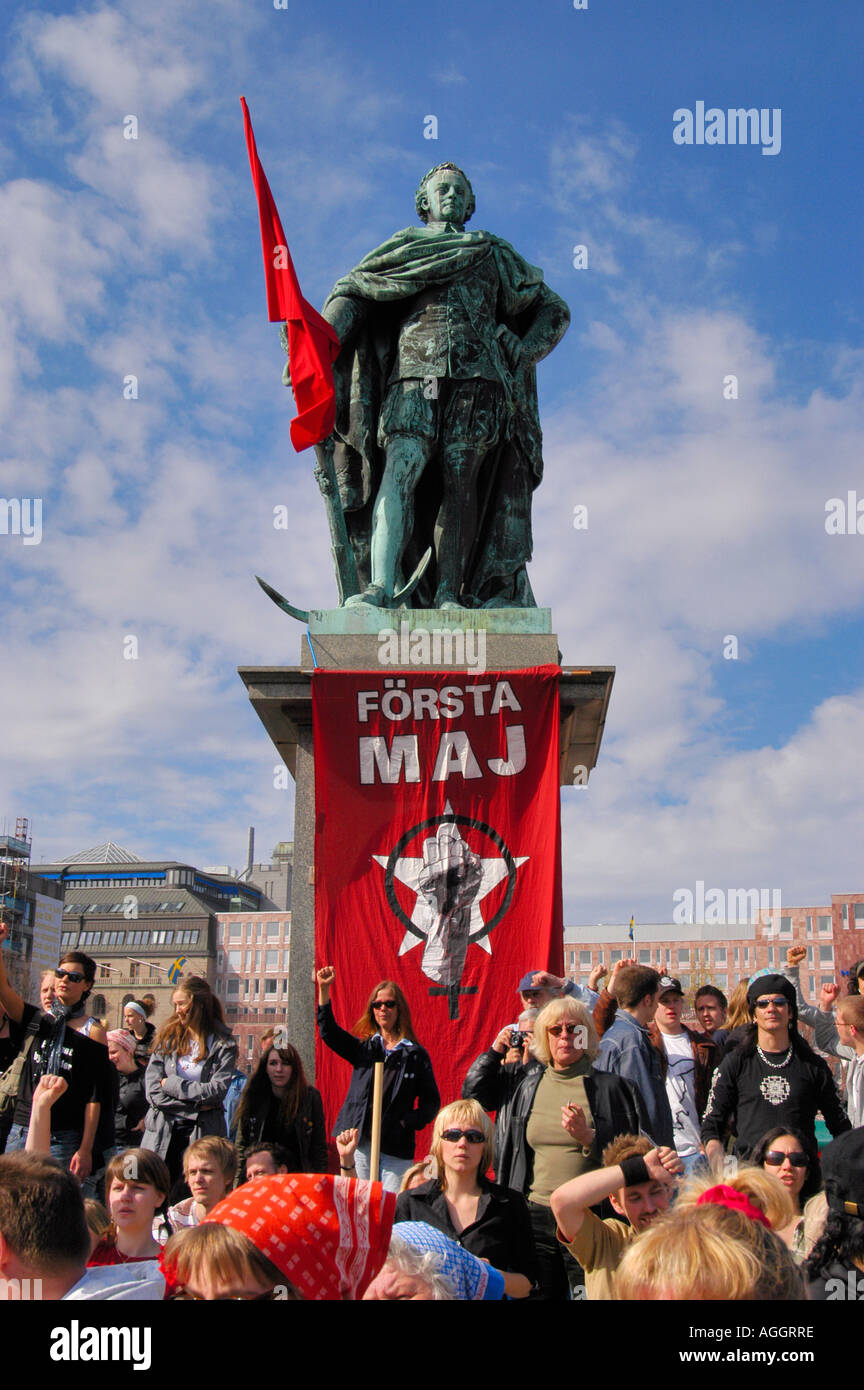 Statue sur la banderole à démonstration radicale, Stockholm, Suède Banque D'Images