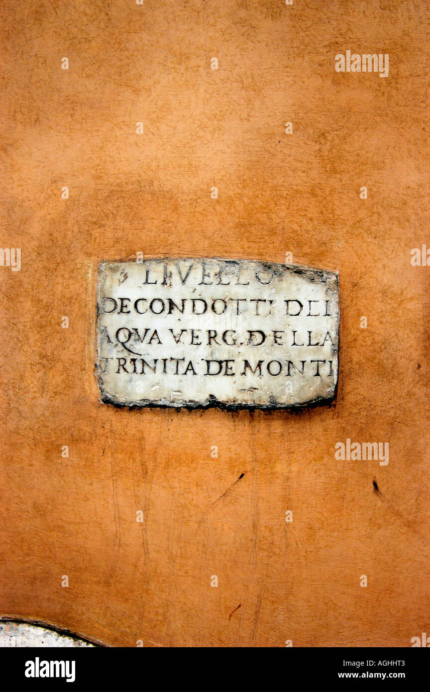 Inscription romaine antique sur mur, Rome, Italie Banque D'Images