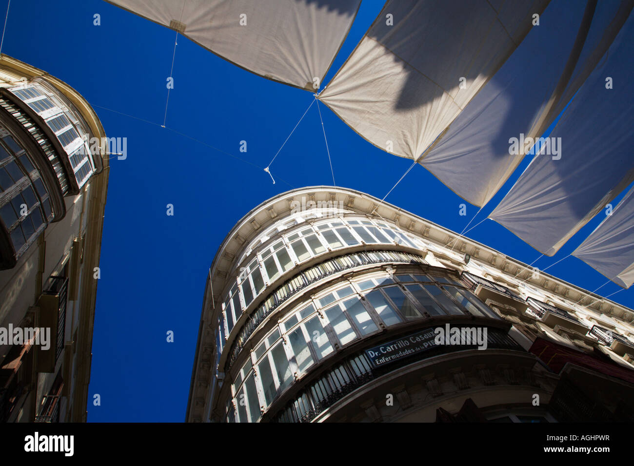Des parasols sur Calle Marques de Larios Malaga Espagne Banque D'Images