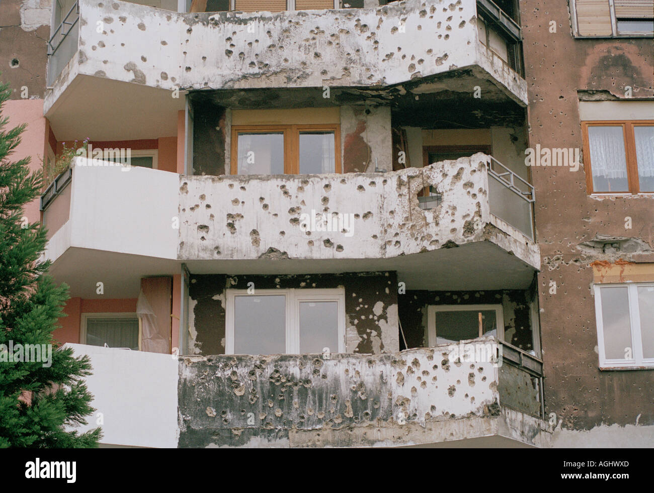 Des éclats d'un balcon endommagé à Sarajevo Banque D'Images