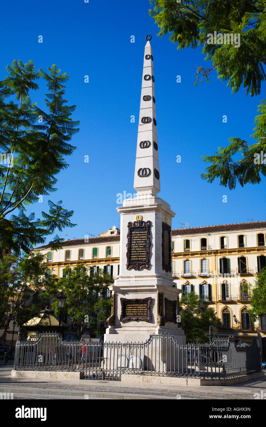 Monument à Torrijos obélisque dans la Plaza de la Merced Malaga Espagne Banque D'Images