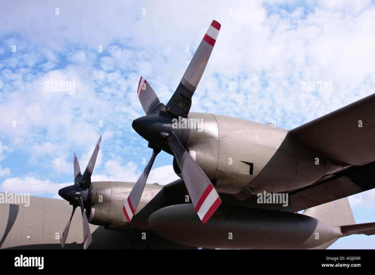Deux des quatre turbopropulseurs du Lockheed C-130 Hercules Banque D'Images