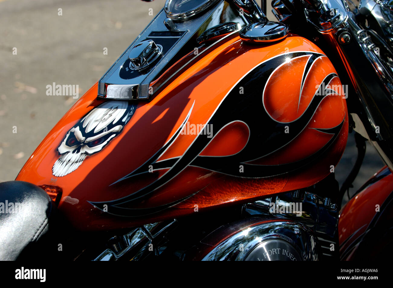 Réservoir de carburant de moto Harley Davidson peinture personnalisée Photo  Stock - Alamy