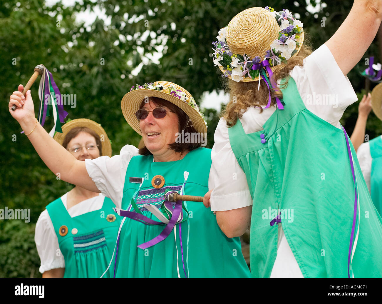 Belles Buttercross Morris à une fête folklorique Yorkshire Angleterre UK Banque D'Images
