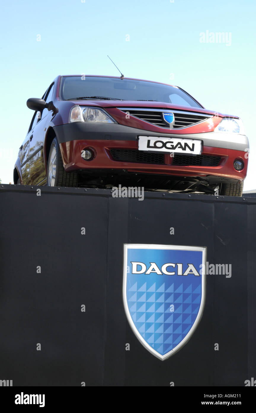Bucuresti, Dacia Logan, Renault 2004 Banque D'Images