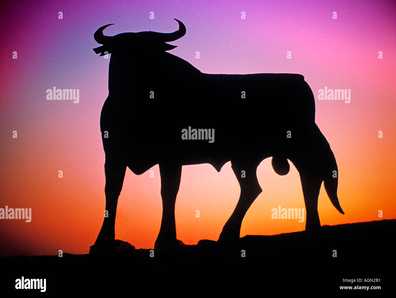 Symbole Espagnol De Toro Taureau Osborne Photo Stock Alamy Symbole Espagnol De Toro Taureau Osborne Photo Stock Alamy