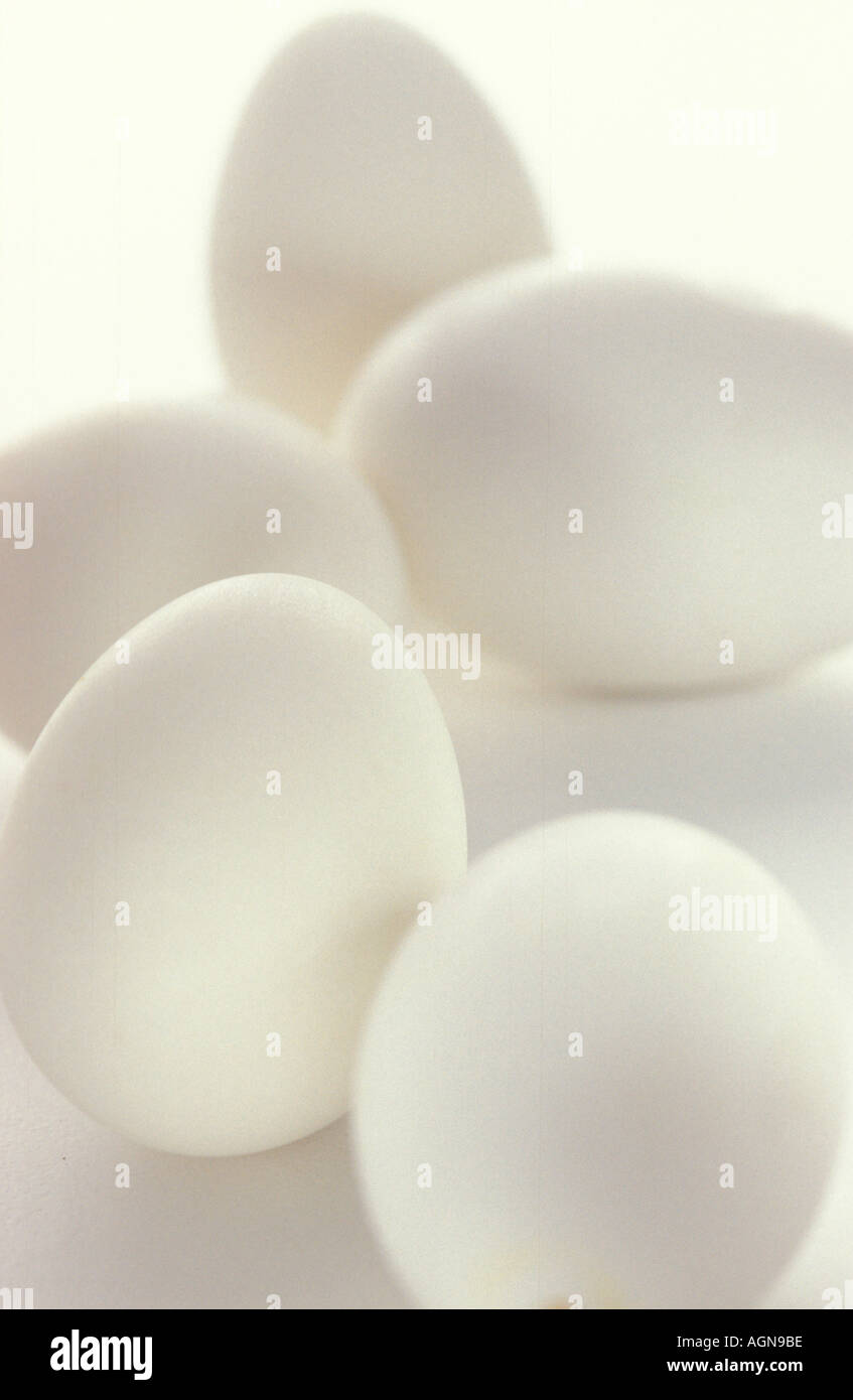 Oeufs against white background, close-up Banque D'Images