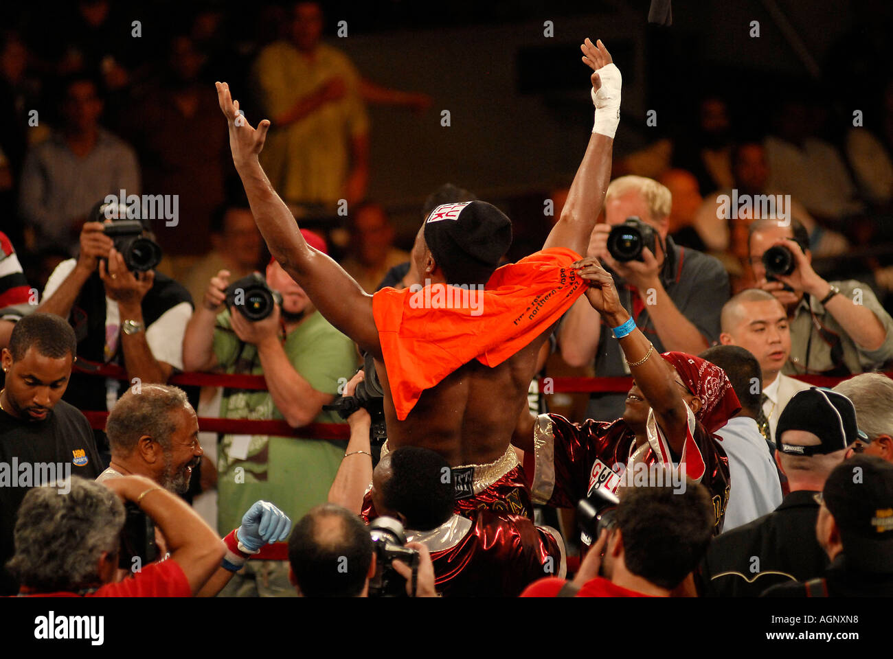 New York 5 août 2006 Championnat du Monde de HBO Boxing au théâtre au Madison Square Garden middleweights Sechew POwell Junior Banque D'Images