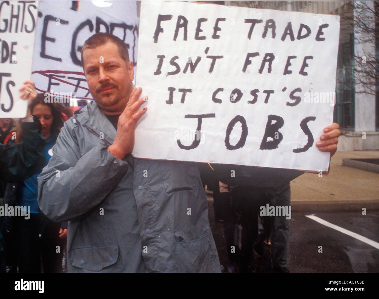 L'Accord de libre-échange s'oppose au travailleur Banque D'Images