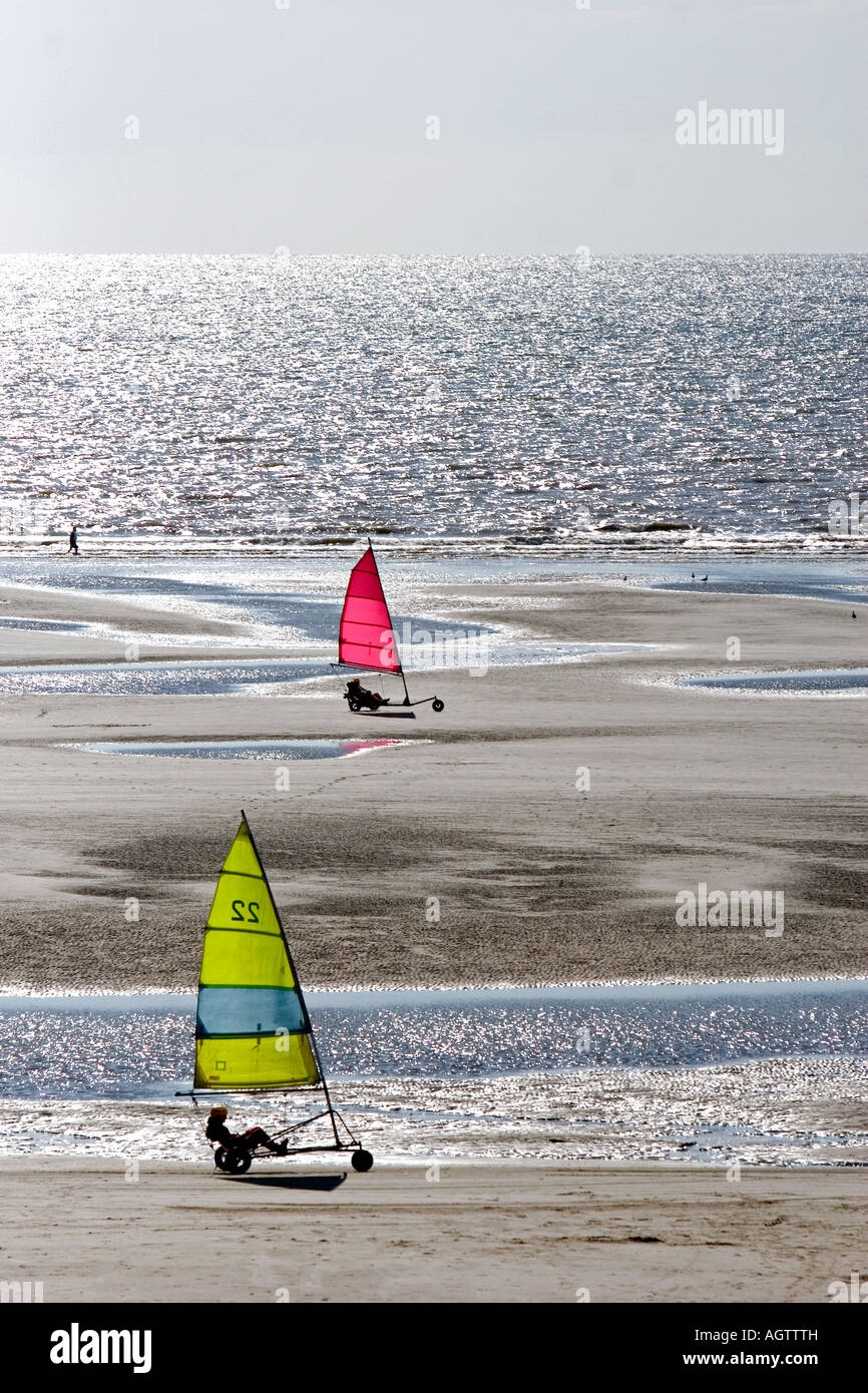 Char à voile sur la plage du Touquet Paris Plage dans le département du Pas de Calais France Banque D'Images