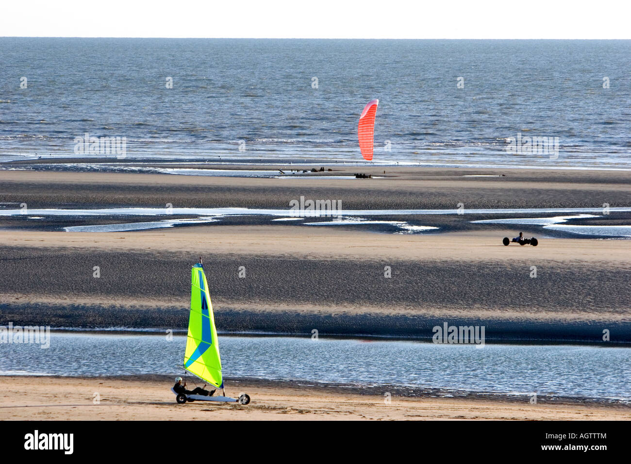 Char à voile sur la plage du Touquet Paris Plage dans le département du Pas de Calais France Banque D'Images