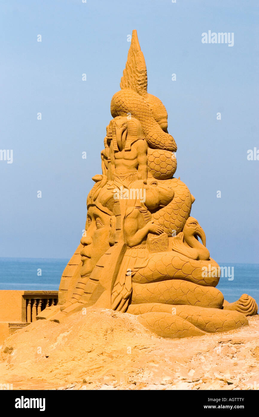 Une sculpture de sable sur la plage du Touquet Paris Plage dans le  département du Pas de Calais France Photo Stock - Alamy