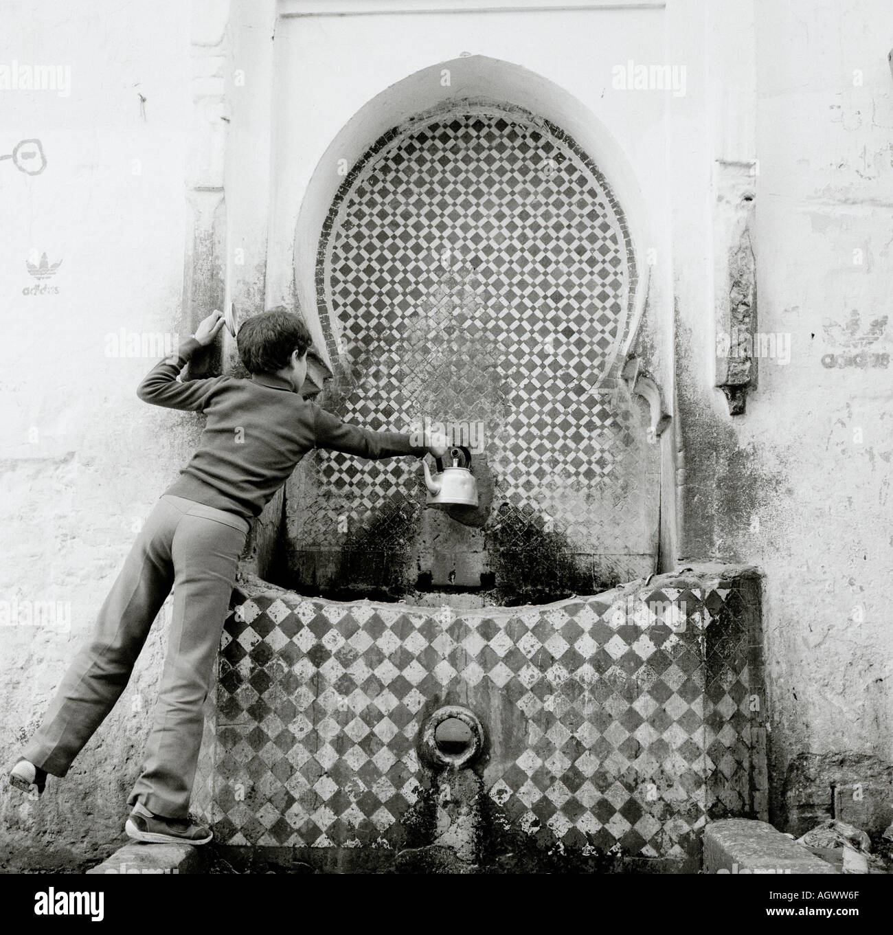 Fontaine Deau Publique Dans Le Souk Médina De Meknès Au