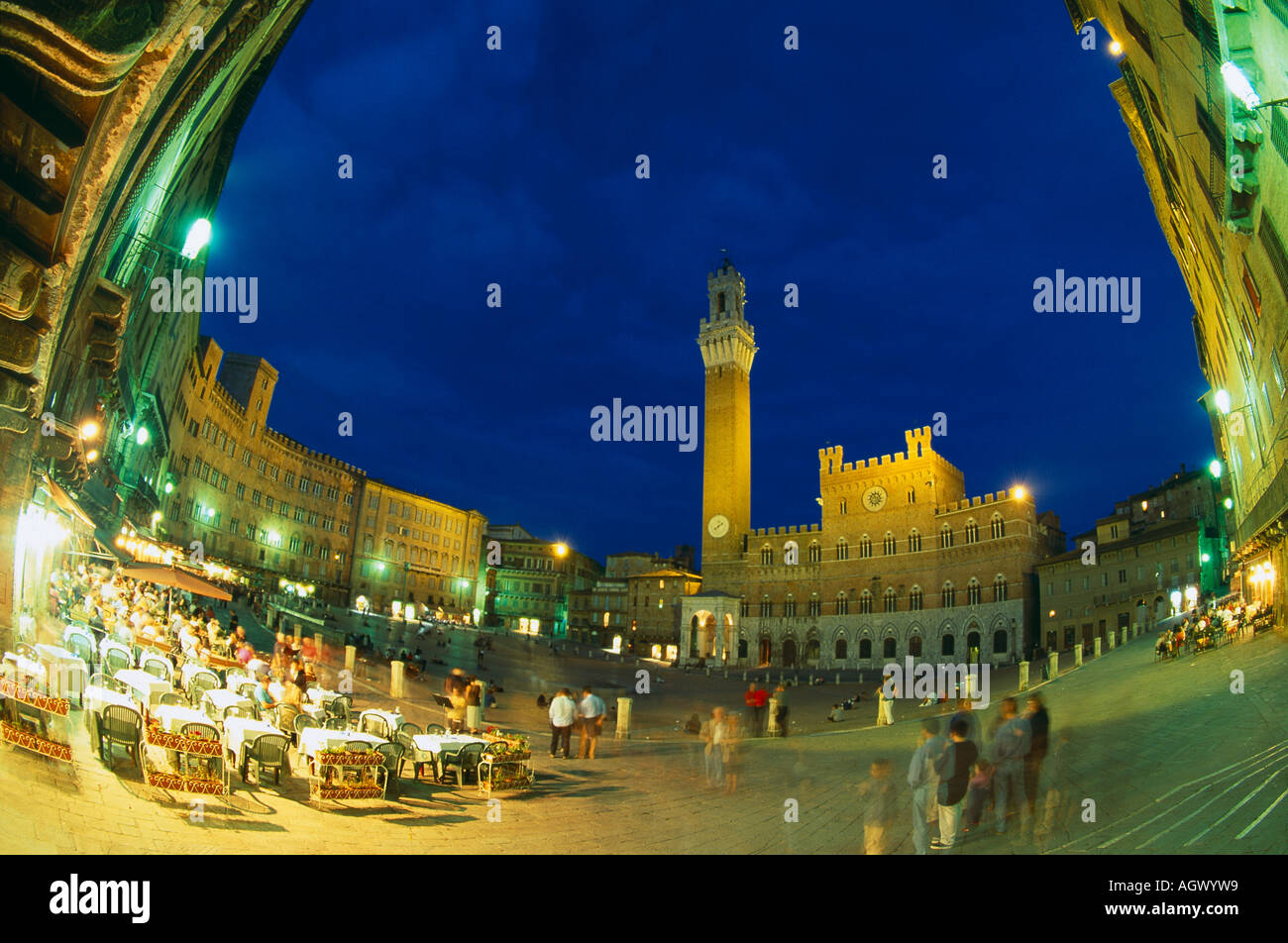 Le Campo de Sienne Toscane Italie la nuit Banque D'Images