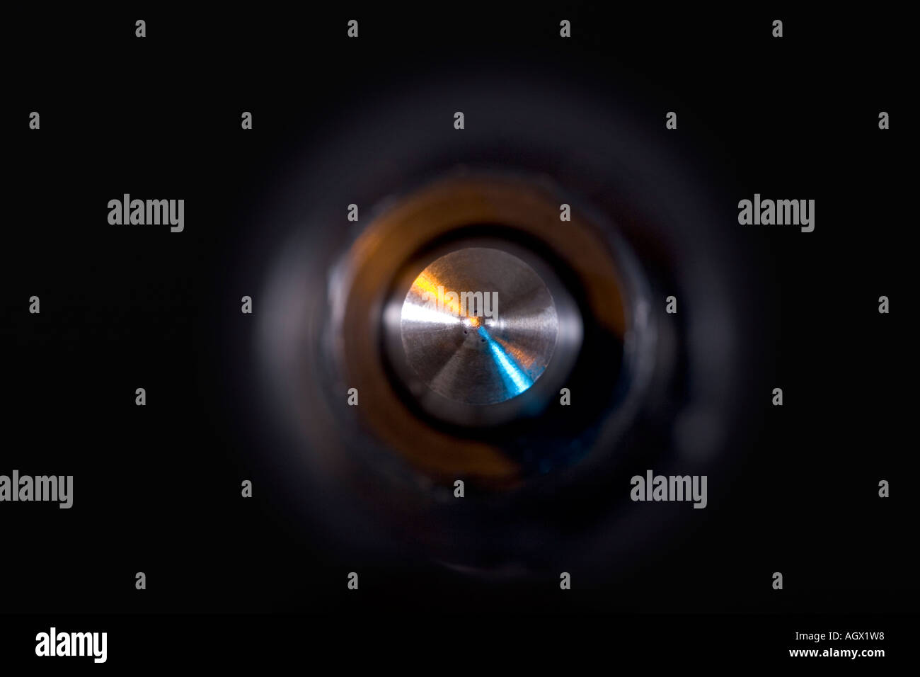 Close up de vue avant de la buse de l'injecteur de carburant pour moteur diesel sans spray Banque D'Images