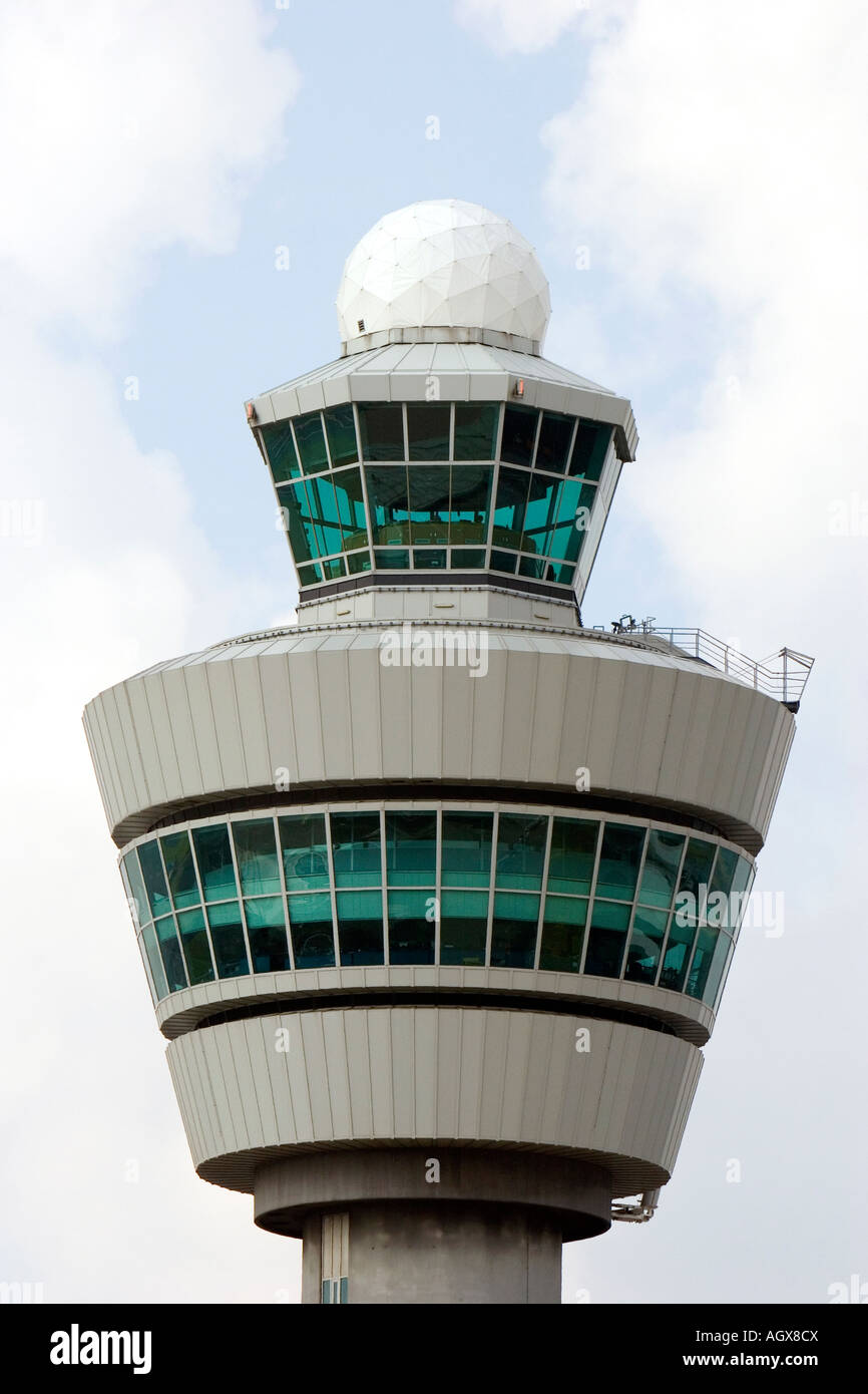 Tour de contrôle de la circulation aérienne à l'aéroport de Schiphol à Amsterdam Pays-Bas Banque D'Images