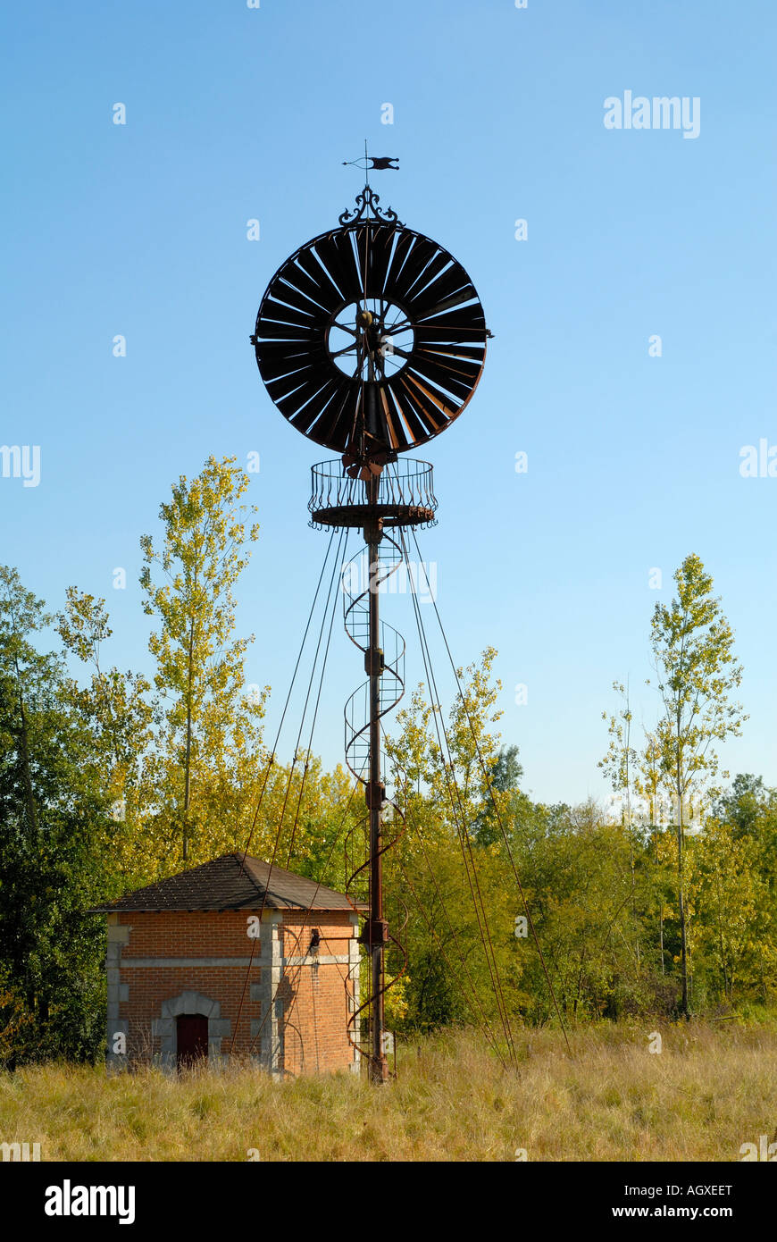 Vieille Eolienne Bollée, éolienne, pompe à eau AzayleRideau — free download