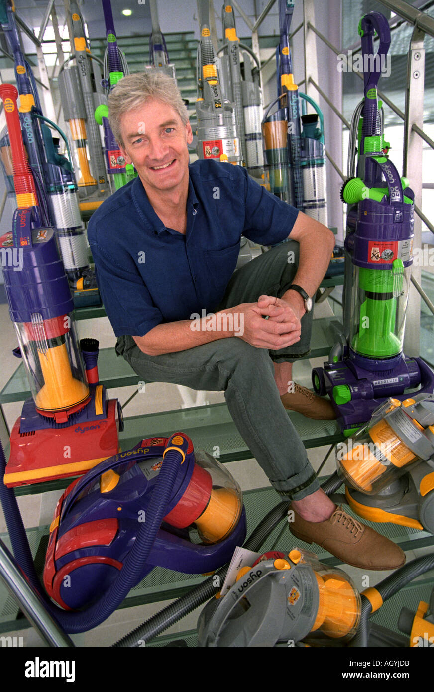 JAMES DYSON DYSON LTD DE APPAREILS QUI A ÉTÉ VOTÉ FINALISTE DANS UNE BEST  DRESSED Woman Award Photo Stock - Alamy