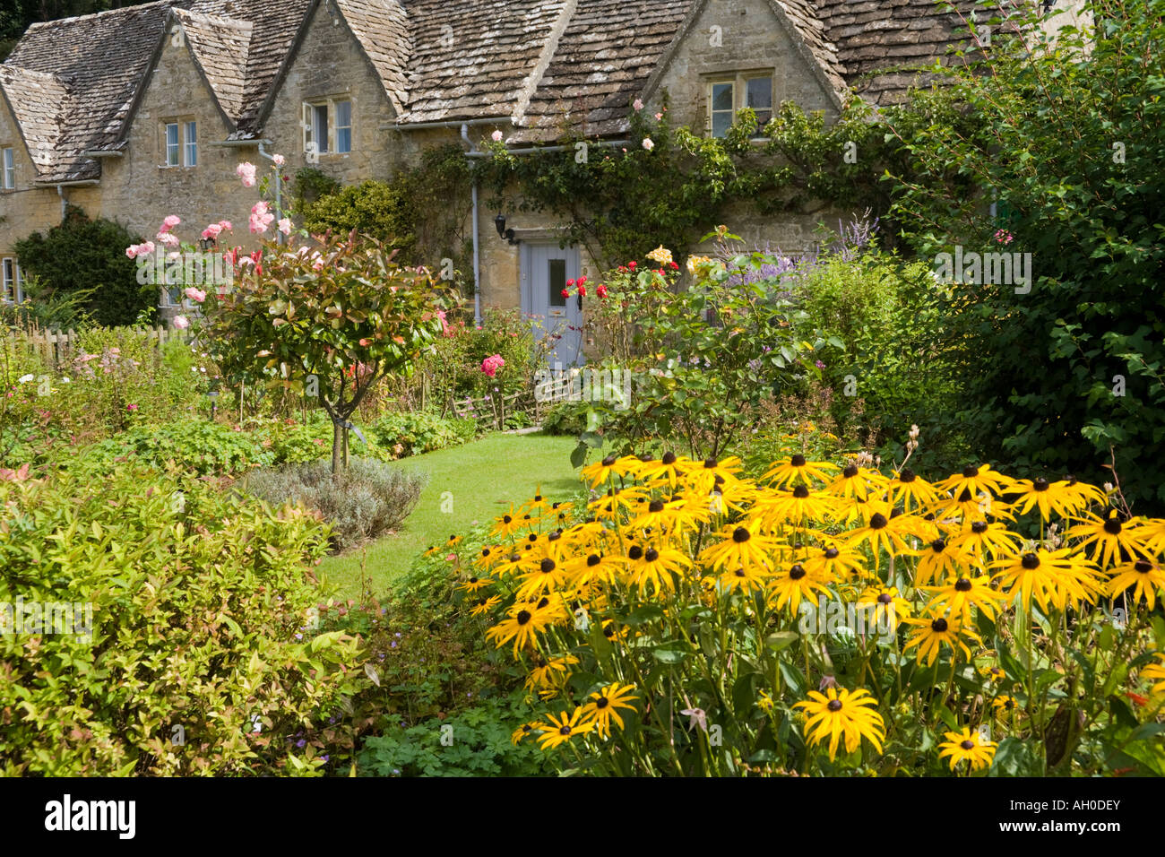 Un chalet de jardin dans le village de Cotswold, Gloucestershire Bibury Banque D'Images