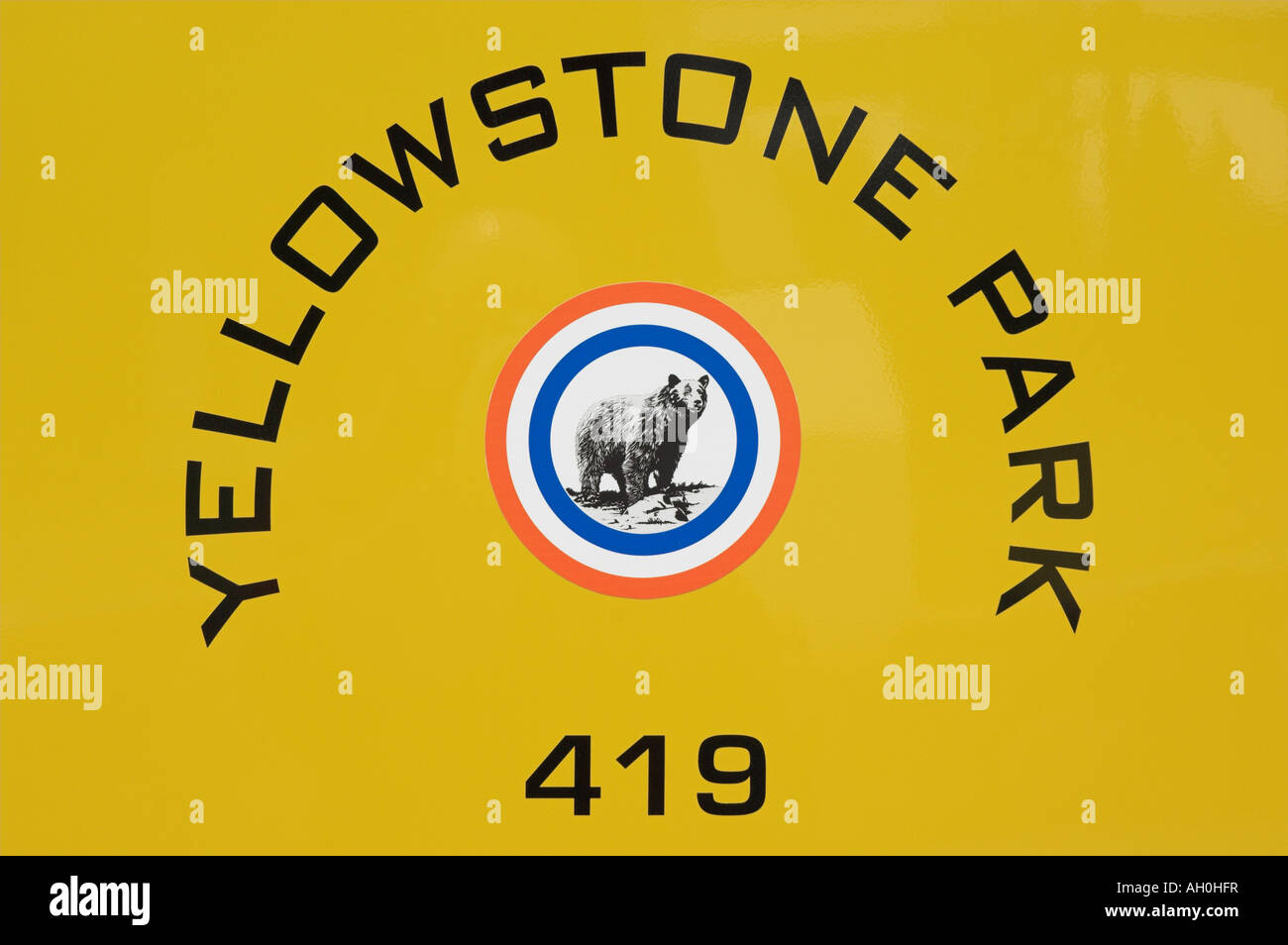 Tour bus yellowstone logo côté parc national de Yellowstone au Wyoming usa États-Unis d'Amérique Banque D'Images