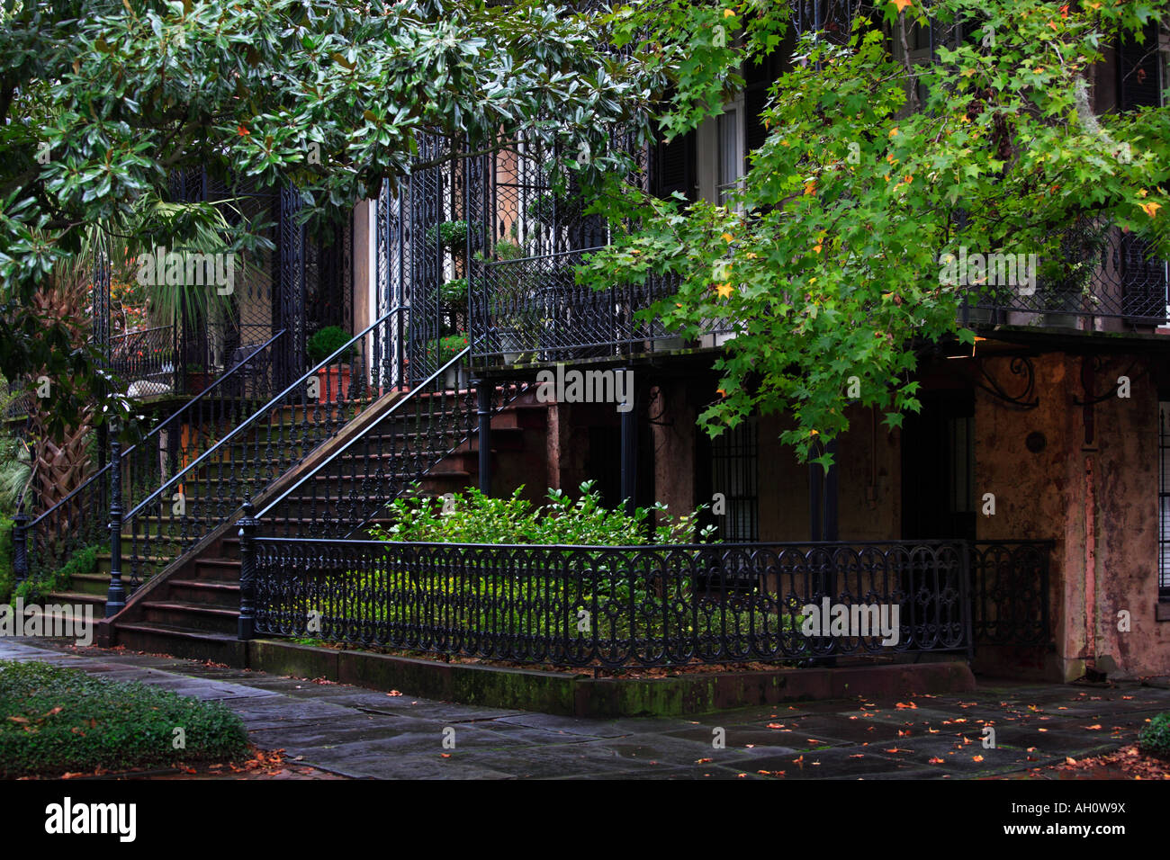 Coin de rue dans la partie historique de la ville de Savannah en Géorgie Banque D'Images