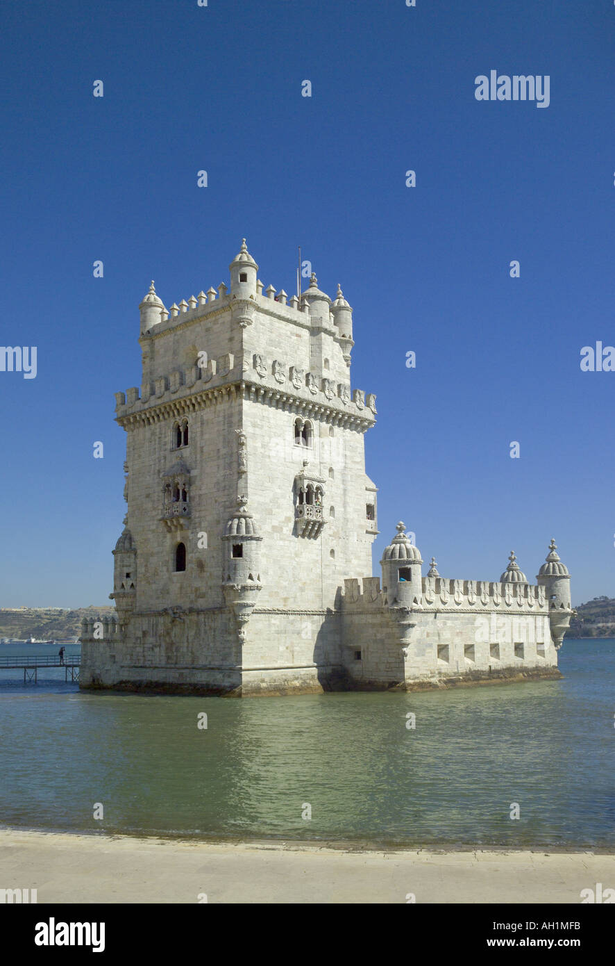 Portugal Lisbonne la tour de Belem sur le Tage Banque D'Images