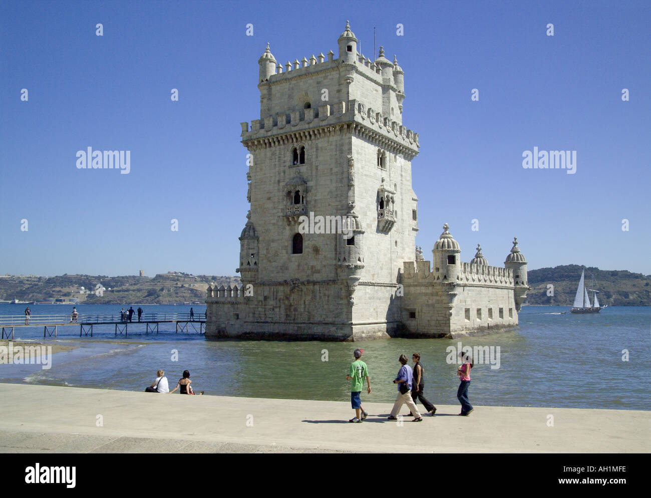 Portugal Lisbonne la tour de Belem sur le Tage Banque D'Images