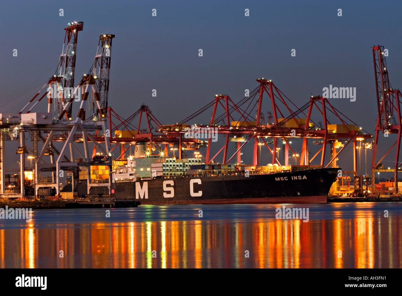 L'industrie d'expédition / porte-conteneurs à quai dans le Port de Melbourne Victoria / Melbourne Australie Banque D'Images