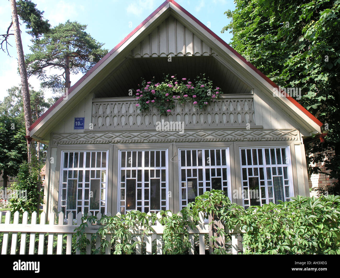 Villa du xixe siècle en bois dans les anciens pays baltes voir resort chic près de Jurmala Riga Lettonie Banque D'Images