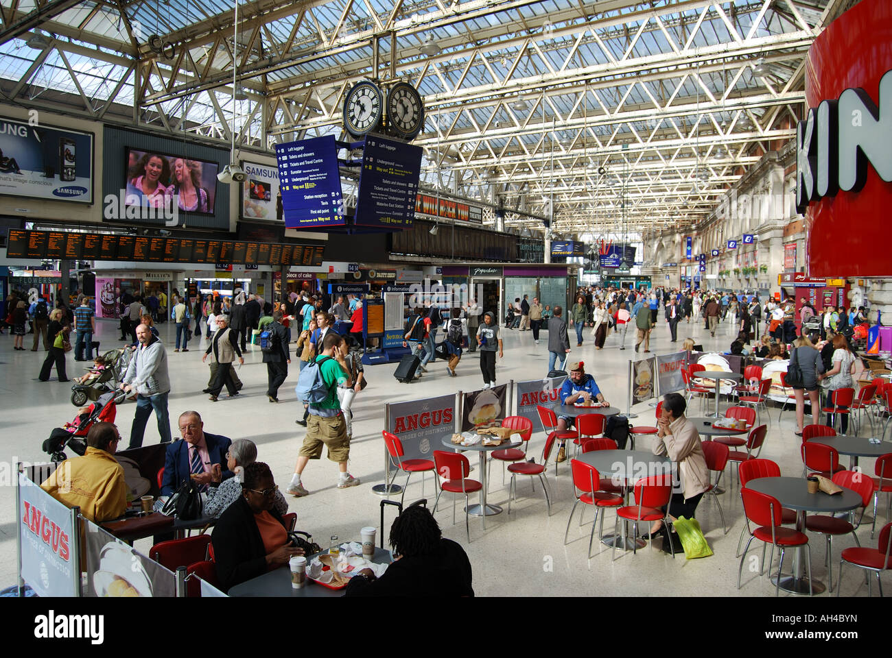 La gare de Waterloo, de l'intérieur de South Bank, Londres, Angleterre, Royaume-Uni Banque D'Images