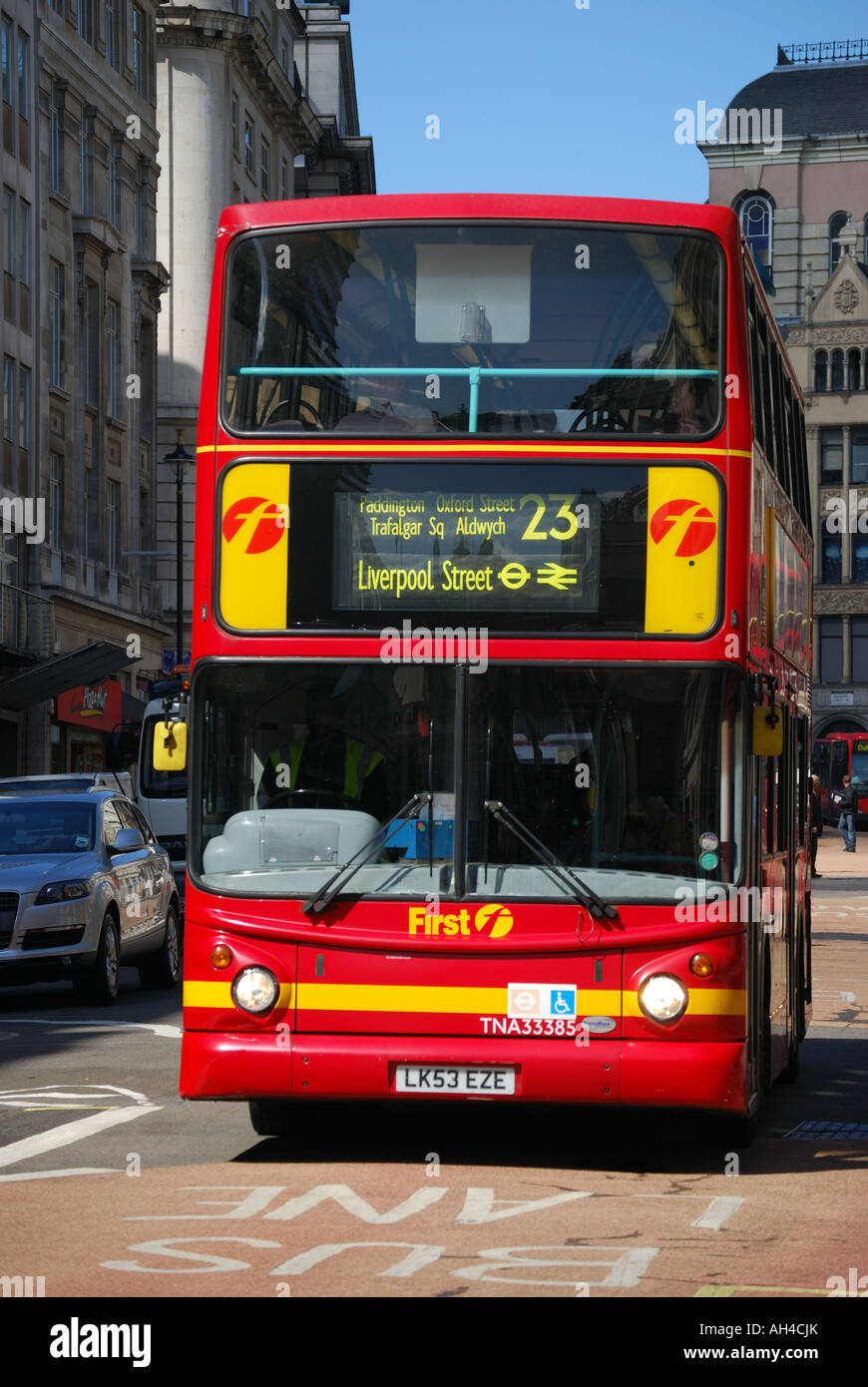 Bus à impériale de Londres, West End, Haymarket, Londres, Angleterre, Royaume-Uni Banque D'Images