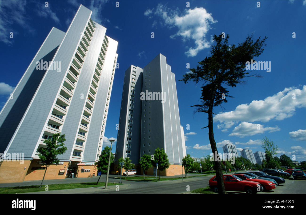 Berlin. Marzahn. Marzahner Promenade. Les bâtiments de grande hauteur. Banque D'Images