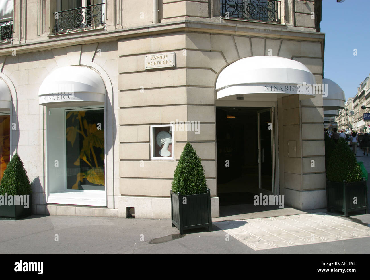 Nina Ricci boutique Paris France Photo Stock - Alamy