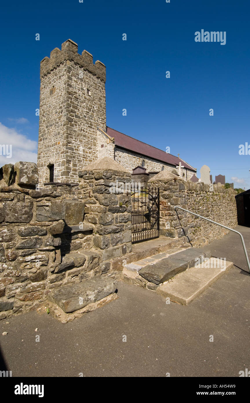 L'église et le cimetière de Llanddewi Aberarth Ceredigion Pays de Galles cymru Banque D'Images