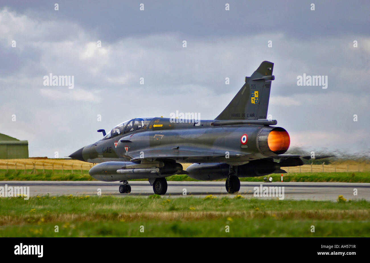 Dassault Mirage 2000N Française Marine Navy deux formateurs de la variante de la supériorité de l'air en avion de chasse attaque Banque D'Images